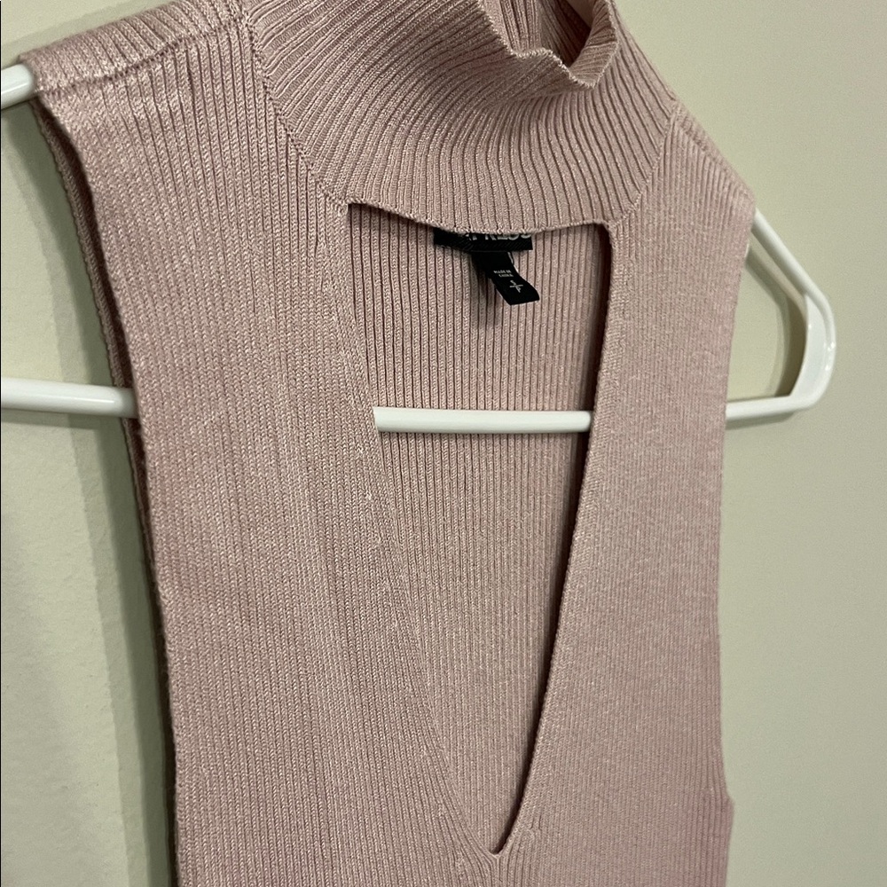Express Blush Ribbed V-Neck Tank Top - Picture 3 of 4